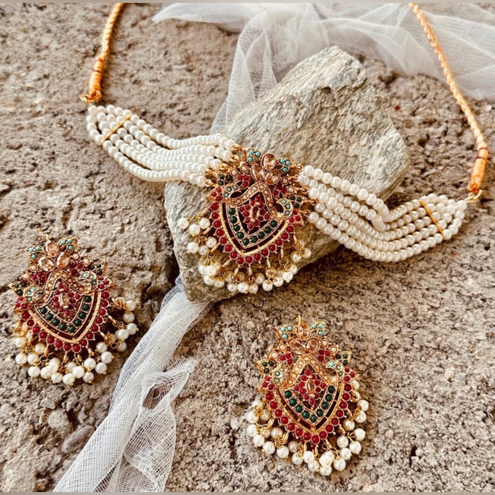 Regal jewelry set